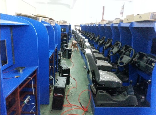 新款汽（qì）車駕駛模擬器